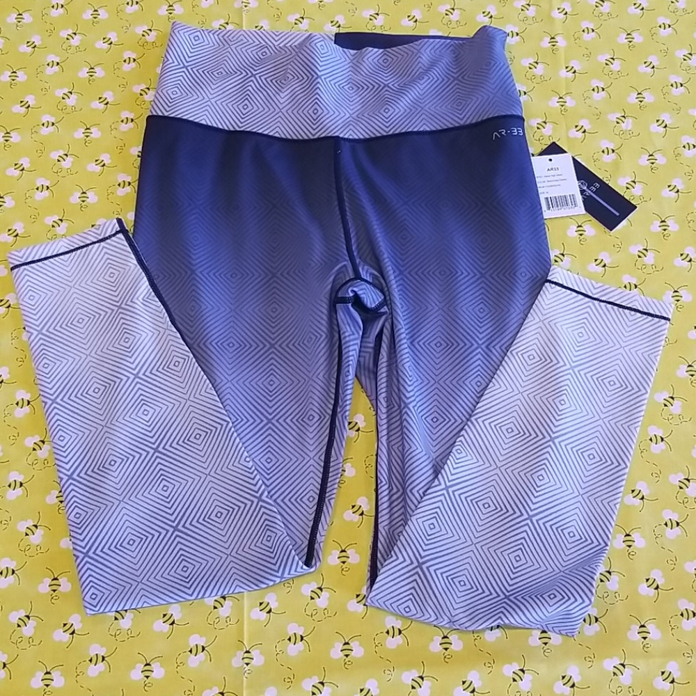 NWT AR 33 Yoga Leggings